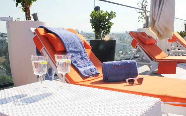 Sky Roof Hotel