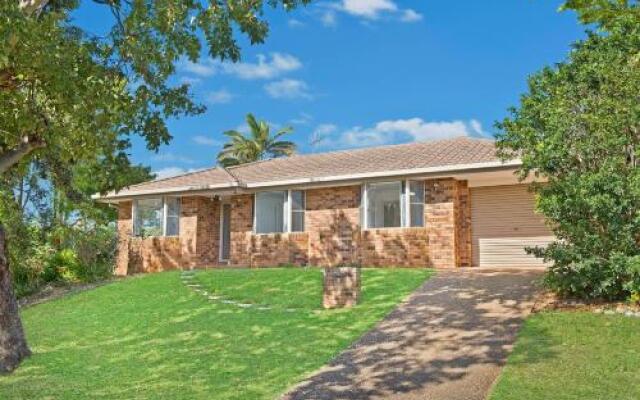 Aqualuna at Lighthouse Beach, 8 Capalla Court,