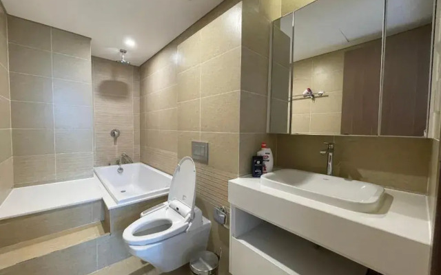 Metropolis Apartment