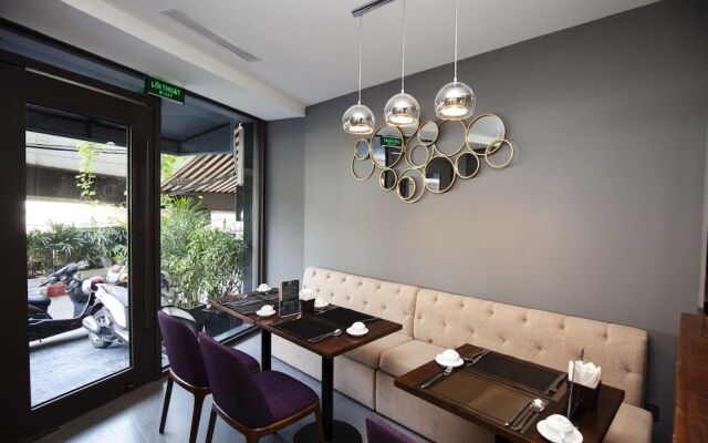 Commencer Hotel