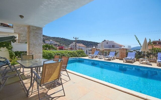 Villa Maia 1 by Akdenizvillam