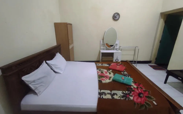 OYO 93048 Hotel Puri Mandiri
