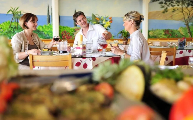 Le Kangourou by Popinns