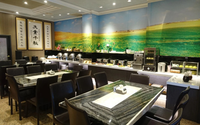 Kiwi Express Hotel Mrt Wen Xin Feng Chia Branch 1