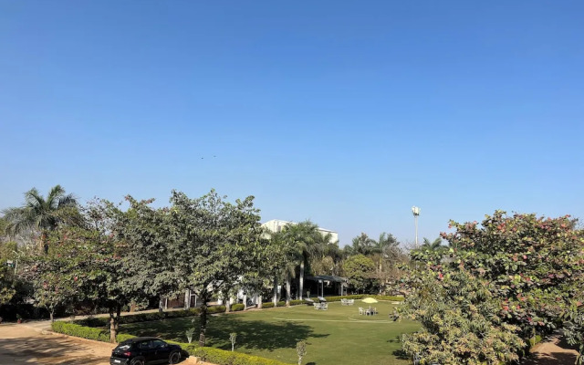 Silver Oak Country Yard Hotel & Resort