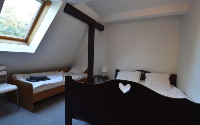 Authentic Holiday Home with Garden near Trutnov