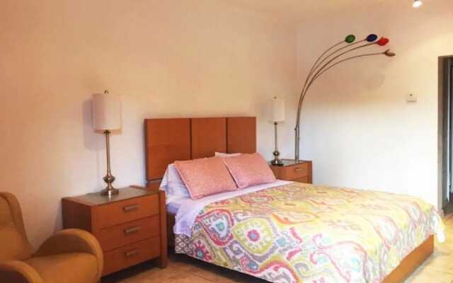 Amazing Apartment,hallandale Beach, Walk to Ocean!
