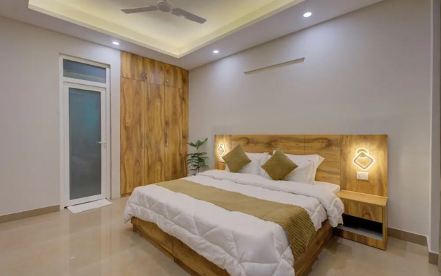 The Lodgers Luxury1BHK Service Apartment