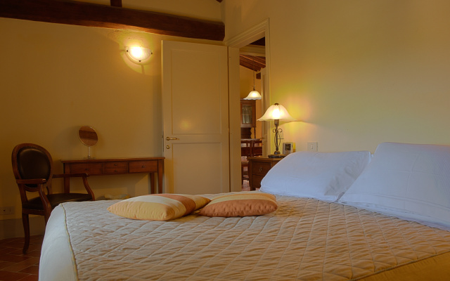 Borgo Di Colleoli Resort