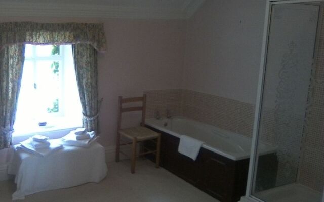 Newburgh House Bed & Breakfast