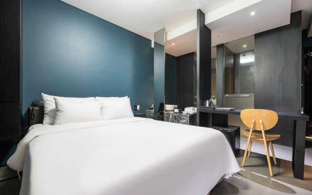 Harbor Bridge Hotel