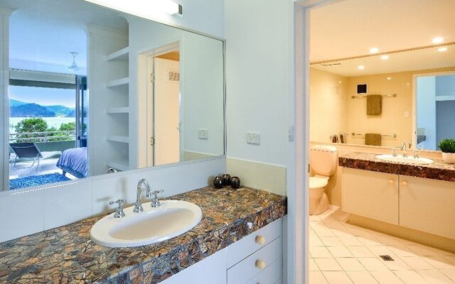 Beach Front Lagoon Lodge Apartments