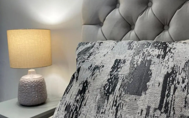 The Dooley, 3-beds, Sleeps 6, Pet Friendly