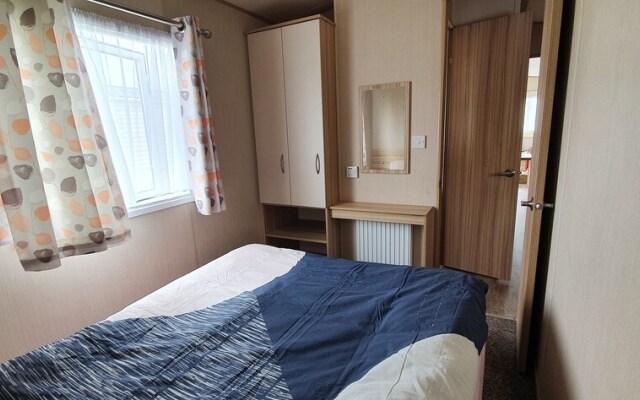 St Osyth- Sleeps8-freeparking-wifi-holidaypark