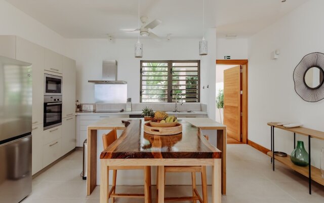 Peninsula Beach Villa with LOV