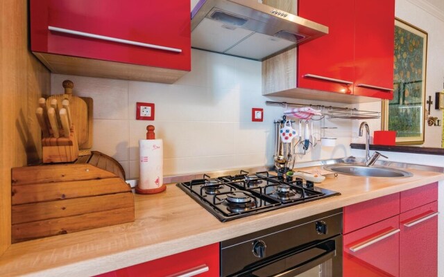 Beautiful Home in Novigrad With Wifi and 2 Bedrooms