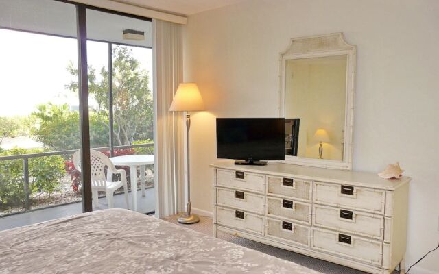 Peaceful Condo With Pool and Steps to Tigertail Beach