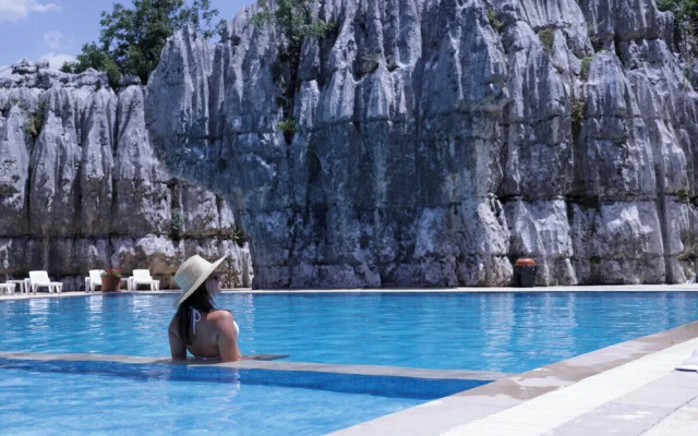 Wood Hills Hotel & Resort