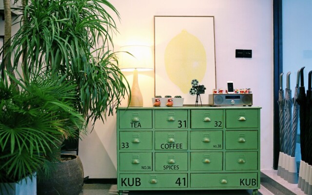 Hangzhou Backlighting Inn