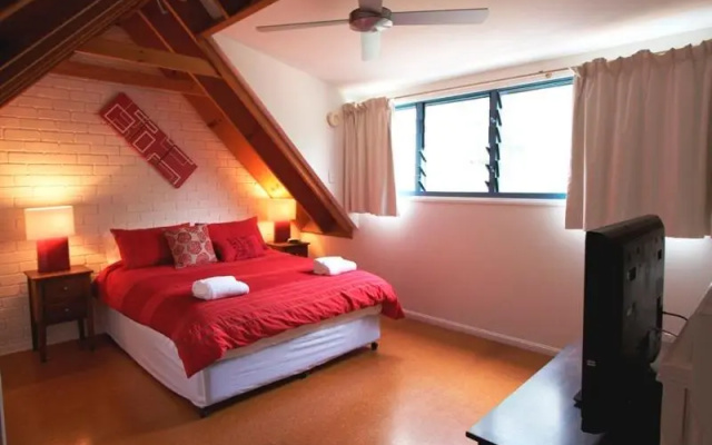 Byron Bay Accom Unit 3 41 Childe Street - Belongil Beach Apartment – Guest Rooms – Byron Bay