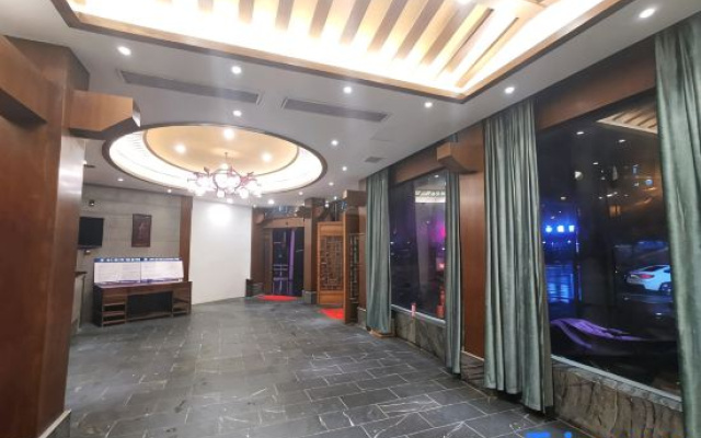 Huihe Water Margin Hotel (Guangfeng Passenger Transport Center Branch)