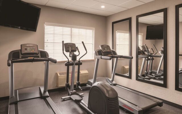 Country Inn & Suites by Radisson, Hoffman Estates, IL