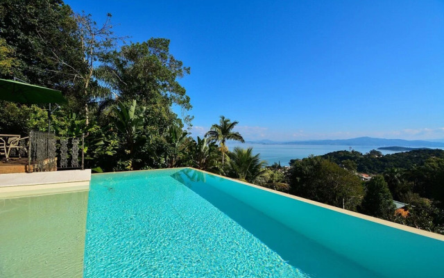 Charmosa Suíte em Sambaqui