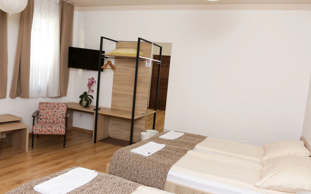 Hotel Logavina 8