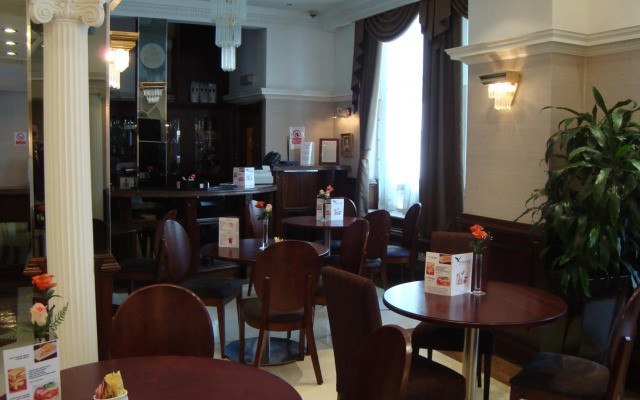 Royal Eagle Hotel