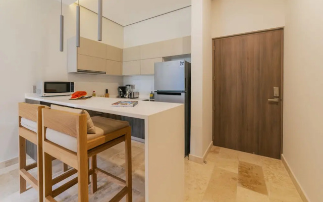 203B Amira Studio By Sandy powerful