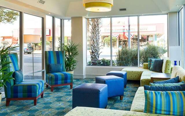 Comfort Suites Beachfront