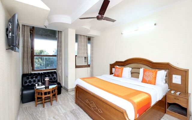 OYO 11371 Hotel M&V