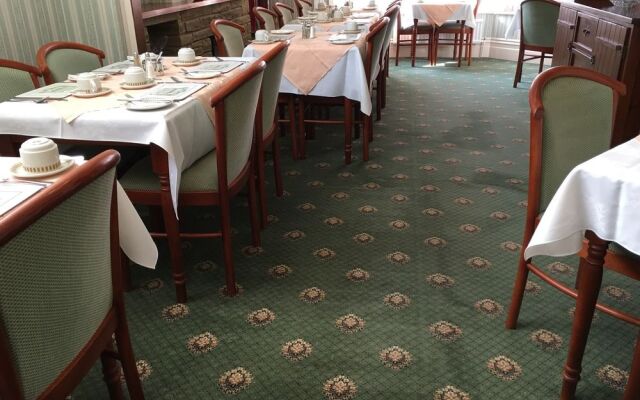Ivydene Hotel