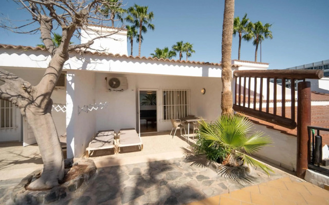 Bungalows Side Shore