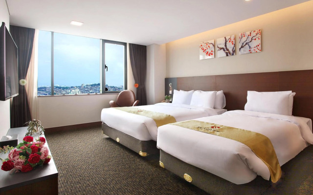 L'Hotel