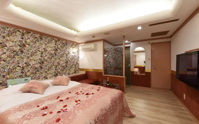 Hotel Frontier - Adults Only