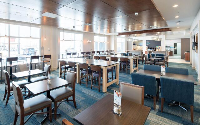 Holiday Inn Express Red Deer North by IHG