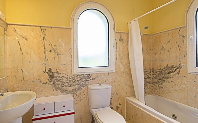 Villa - 6 Bedrooms with Pool, WiFi and Sea views - 106412