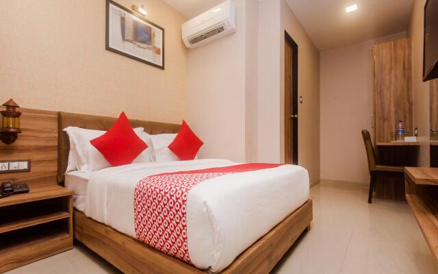 OYO 18581 Hotel Blue Inn Residence