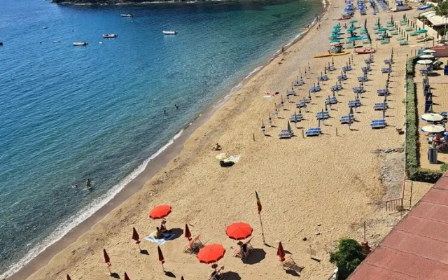 Elba Travels
