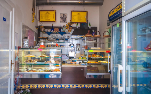 Hotel Eunymos - Trattoria Da Francesco Panarea