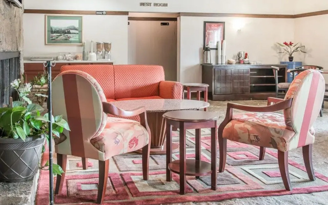 Midland Motor Inn