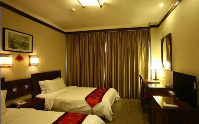 Cien Hotel