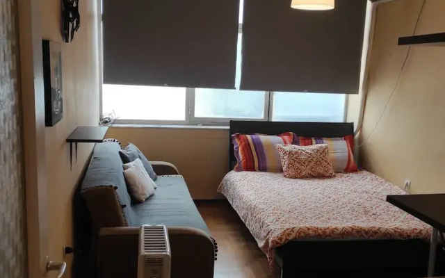 Beautiful 2-bed Apt Free Parking Near Town Athina