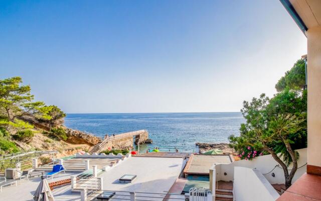 Stecchi three-room beach front 5 beds-Casa Stecchi