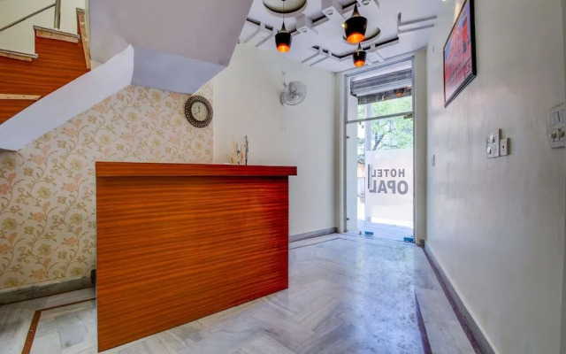Oyo 22942 Hotel Opal