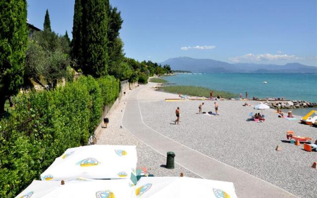 Garda Bloom Holiday Apartments