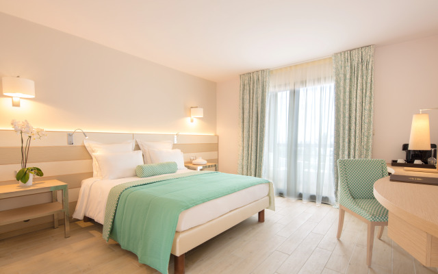 Akoya Hotel & Spa