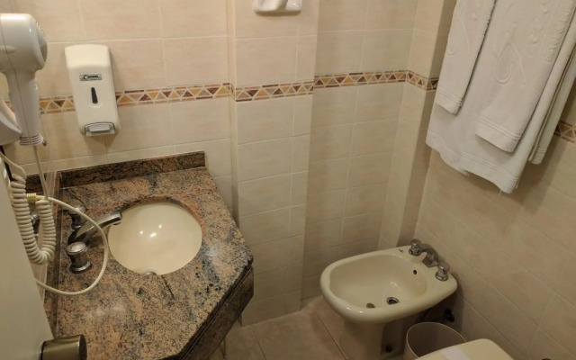Trevi Hotel & Business