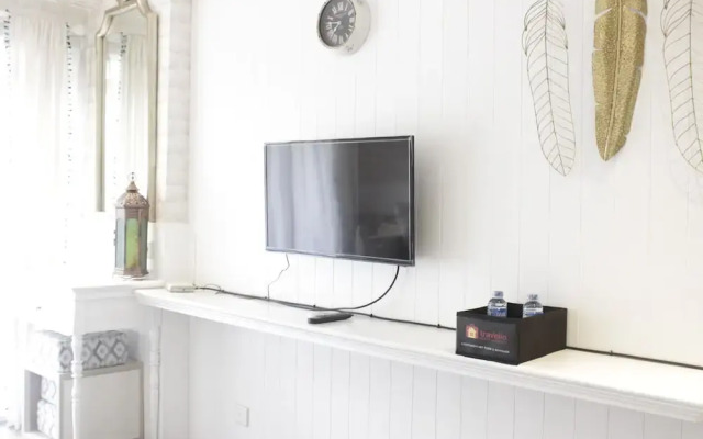 Elegant & Stylish Studio At Gateway Pasteur Apartment